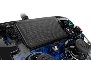 Manette filaire NACON lumineuse bleue pour Playstation 4