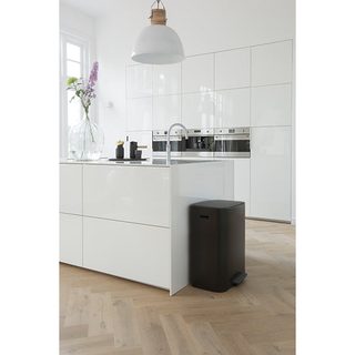 Poubelle rectangulaire à pédale avec 2 compartiments Bo noire 60 L Brabantia