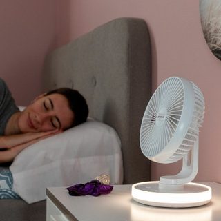 Ventilateur de bureau rechargeable Innovagoods Fanled avec LED 4000mAh
