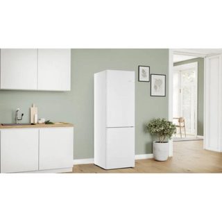 Réfrigérateur combiné Bosch KGN362WCF Total No Frost 186 cm 321 L C Blanc