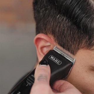 Tondeuse Professionnelle Wahl ChromStyle sans Fil 0,7-3 mm 90min 4 Sabots Ergonomique