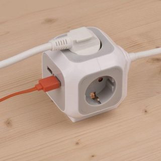 Multiprise Brennenstuhl 1150100 4 prises Type F 2 USB-A avec protection enfant