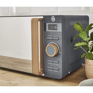 Swan SM22036GRYNEU Micro-onde 20L 800W Gris