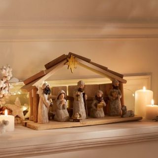 Crèche de Noël avec 7 santons 30x18cm résine - Atmosphera