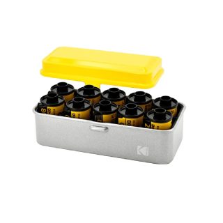 KODAK Film Case (120/135) Compact en Acier pour 8 Rouleaux de Film 120 ou 10 Rouleaux de Film 135, Capot Amovible, Finition Mate, Design Moderne, Protection Poussière et Humidité