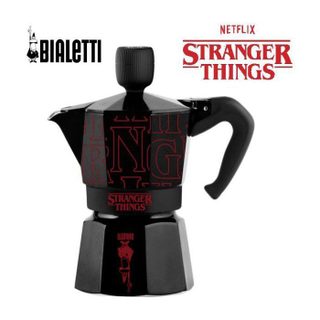 Cafetière italienne - BIALETTI - Moka express - Collection Stranger Things - 6 tasses - 270 ml - Noir / Rouge