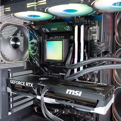 Pccom PC de bureau Ultimate Intel Core Ultra 7 265K 32GB 2TB SSD RTX 5080 Windows 11 Pro