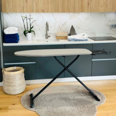 Kitchen Move Table à repasser avec pieds noir et housse coton L.125 x l.40 x H.max 90 cm, Licht